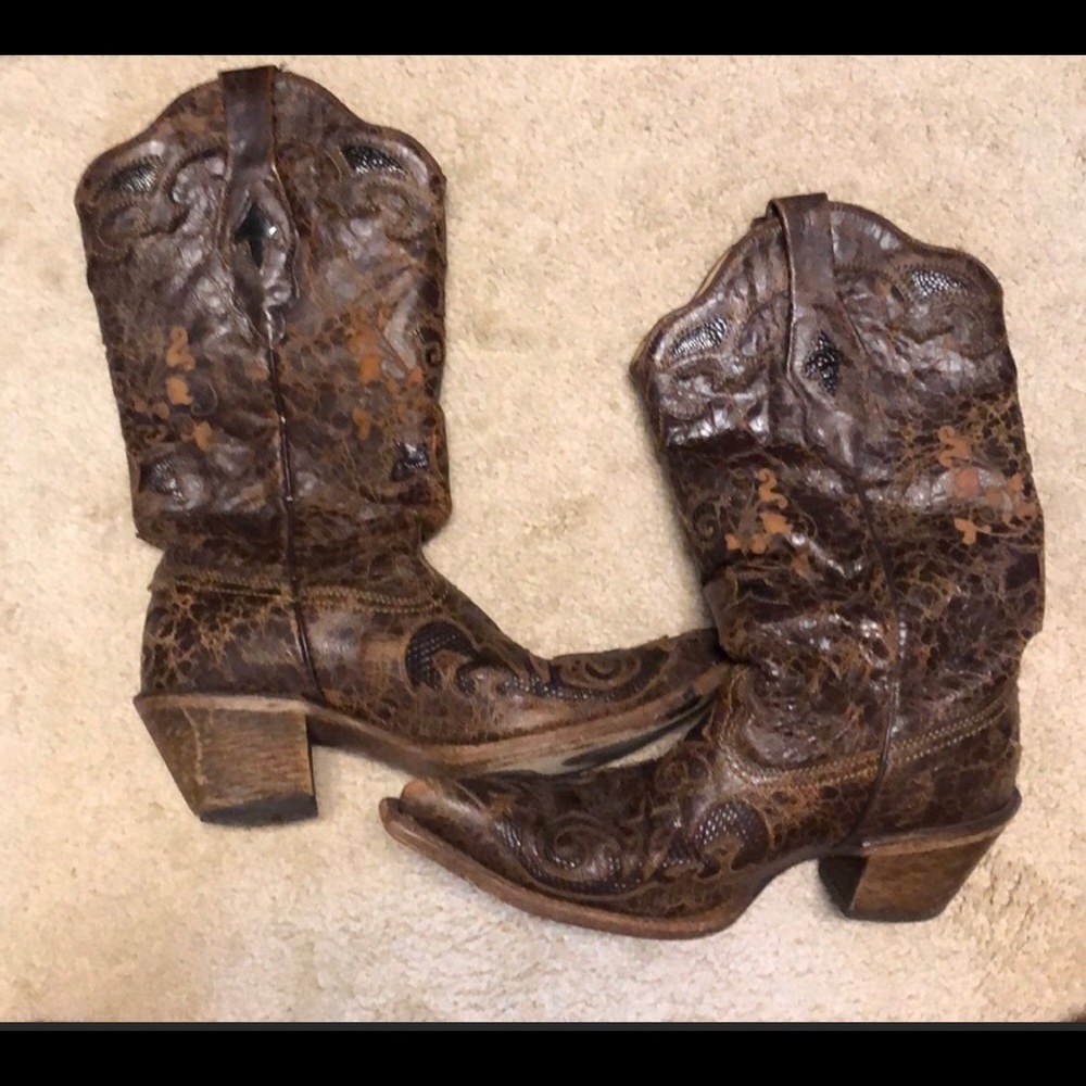 Corral boots